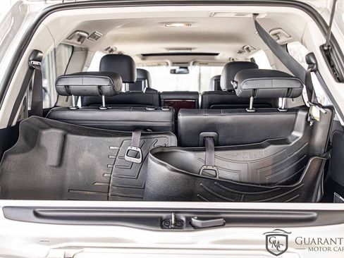 Used 2015 Lexus LX 570 4WD w/ Luxury Package image 16