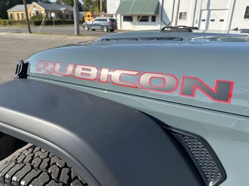 Used 2025 Jeep Gladiator Rubicon w/ Safety Group image 10