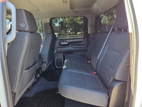 Used 2025 Chevrolet Silverado 2500 LT w/ Convenience Package image 13