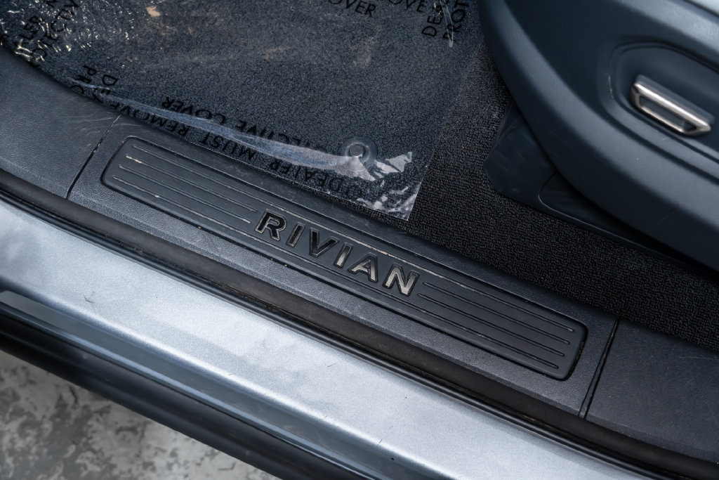 Used 2023 Rivian R1S Launch Edition Quad AWD/4WD image 24