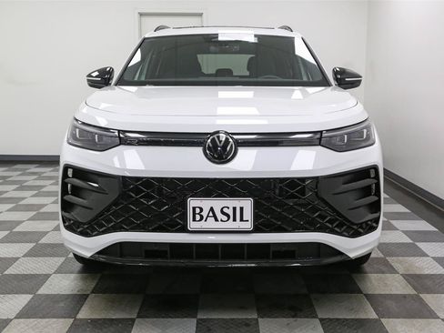 New 2026 Volkswagen Tiguan SE R-Line AWD/4WD image 3