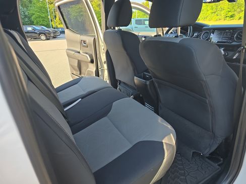 Used 2021 Toyota Tacoma TRD Sport AWD/4WD image 11