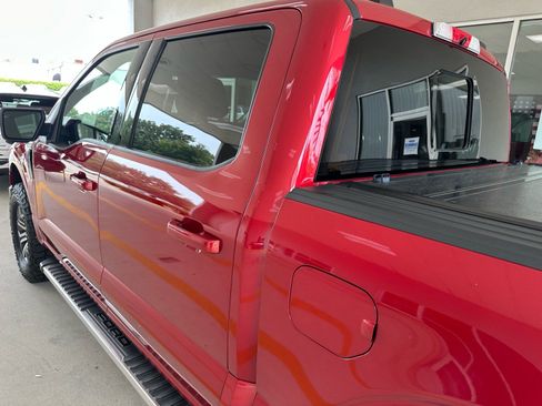 Used 2022 Ford F150 Lariat w/ Trailer Tow Package AWD/4WD image 15