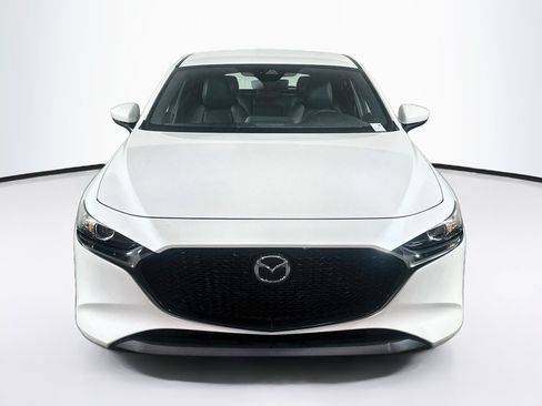 Used 2019 MAZDA MAZDA3 Hatchback FWD image 2