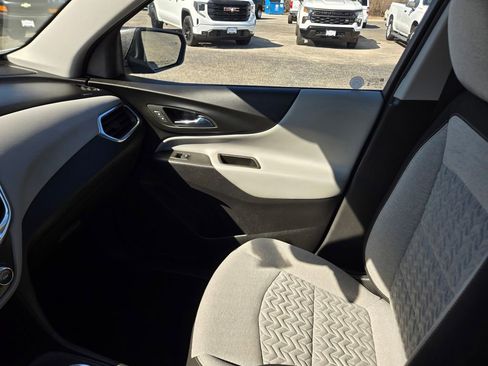 Used 2023 Chevrolet Equinox LS w/ LS Convenience Package AWD/4WD image 15
