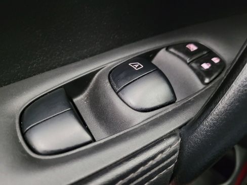 Used 2021 Nissan Rogue Sport SV FWD image 27