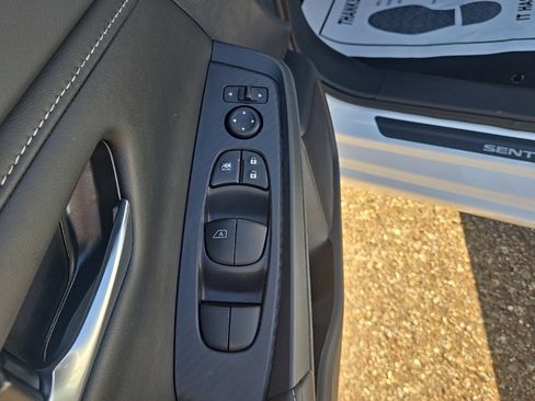 New 2025 Nissan Sentra SV image 10