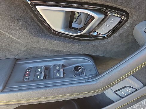 Used 2024 Lamborghini Urus Performante image 24