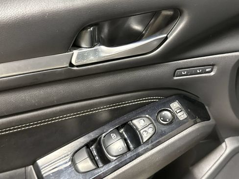 Used 2022 Nissan Altima 2.5 Platinum AWD/4WD image 22
