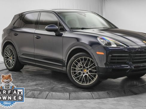 Used 2023 Porsche Cayenne Platinum Edition image 1