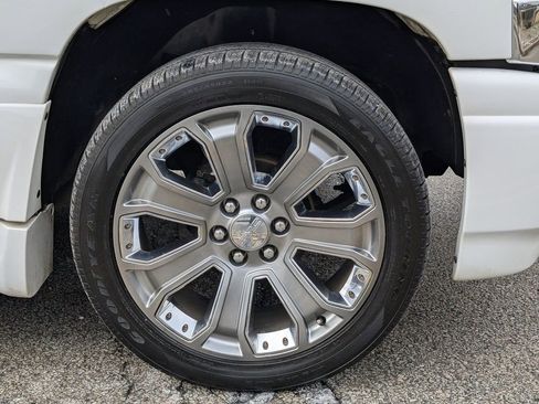 Used 2003 GMC Yukon XL Denali image 15