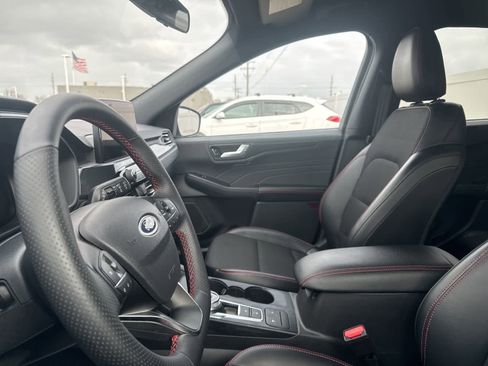 Used 2025 Ford Escape ST-Line image 30