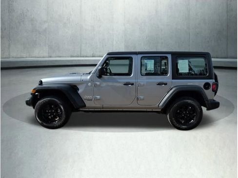 Used 2018 Jeep Wrangler Unlimited Sport AWD/4WD image 2