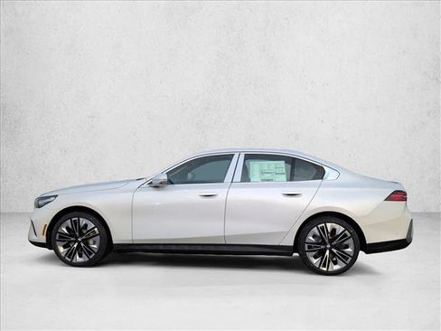 Used 2026 BMW 530i xDrive AWD/4WD image 5