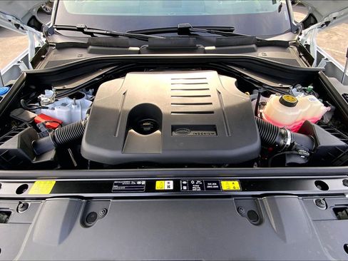New 2026 Land Rover Range Rover SE AWD/4WD image 14