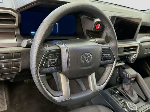 Used 2025 Toyota Tacoma TRD Off-Road AWD/4WD image 18