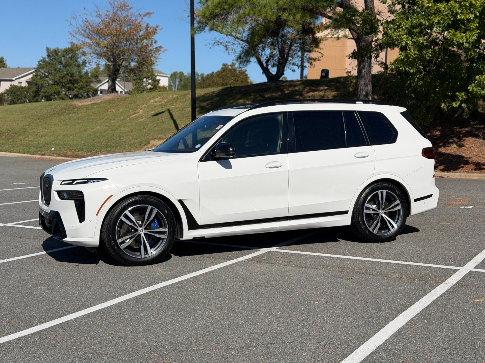 Used 2023 BMW X7 M60i AWD/4WD image 5
