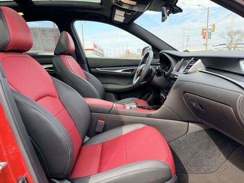 Used 2024 INFINITI QX50 Sport image 14