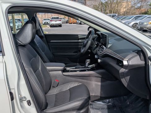 Used 2023 Nissan Altima 2.5 SL AWD/4WD image 7