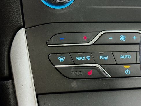Used 2018 Ford Edge SEL w/ Equipment Group 201A image 20