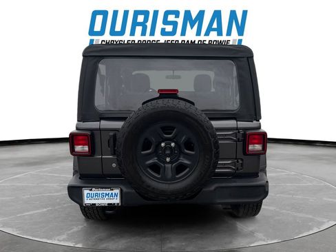 Used 2022 Jeep Wrangler Sport image 5