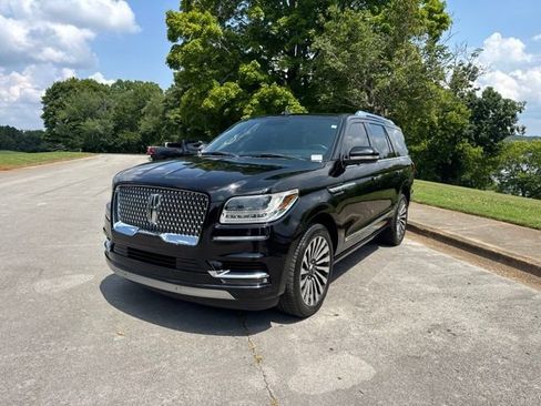 Used 2018 Lincoln Navigator Reserve AWD/4WD image 3