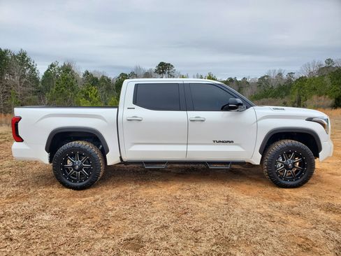 Used 2025 Toyota Tundra Limited image 24