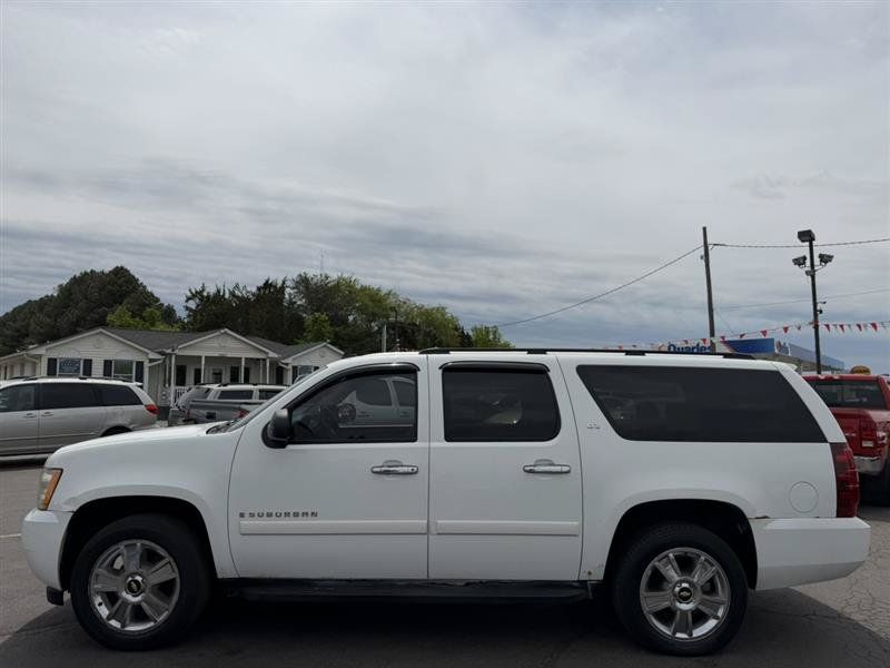Used 2008 Chevrolet Suburban LTZ w/ LTZ Preferred Equipment Group AWD/4WD image 3