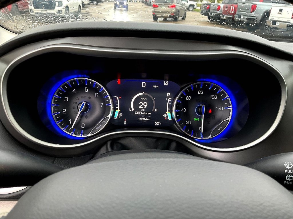 Used 2022 Chrysler Pacifica Touring-L FWD image 15
