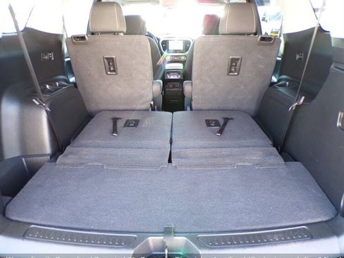 Used 2021 GMC Acadia SLE w/ Driver Convenience Package FWD image 38