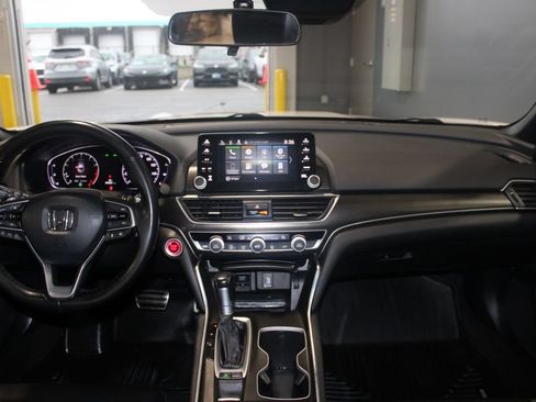 Used 2019 Honda Accord Sport image 13