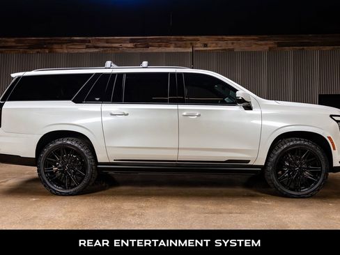 Used 2025 Cadillac Escalade ESV Sport Platinum w/ LPO, ONYX Package image 11