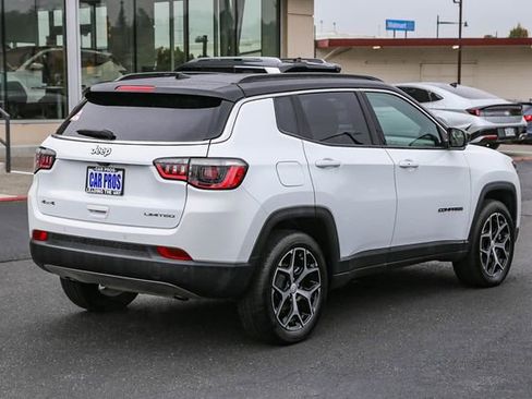 Used 2024 Jeep Compass Limited image 9