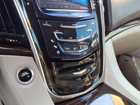 Used 2016 Cadillac Escalade Premium AWD/4WD image 6