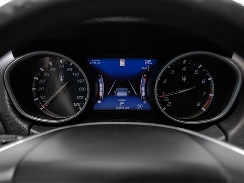 Used 2019 Maserati Levante Base image 19