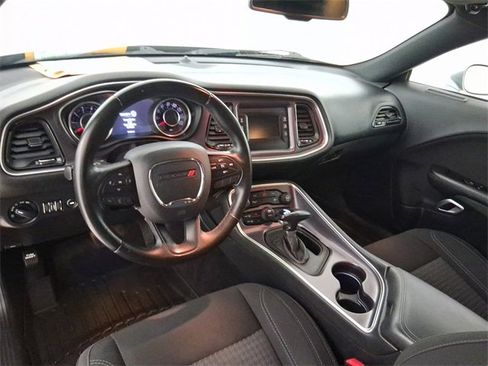 Used 2016 Dodge Challenger SXT w/ Driver Convenience Group image 20