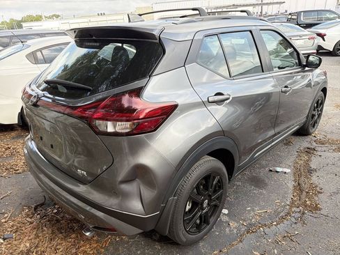 Used 2024 Nissan Kicks SR w/ Interior Electronics Package FWD image 9