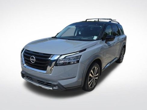 Used 2022 Nissan Pathfinder Platinum w/ Cargo Package FWD image 2