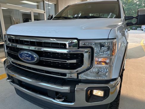Used 2022 Ford F250 Lariat w/ Chrome Package AWD/4WD image 2