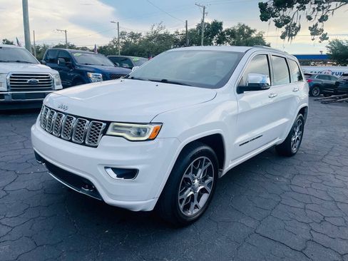 Used 2019 Jeep Grand Cherokee Overland RWD image 5