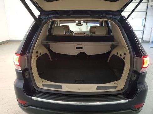 Used 2018 Jeep Grand Cherokee Limited w/ Trailer Tow Group IV image 24