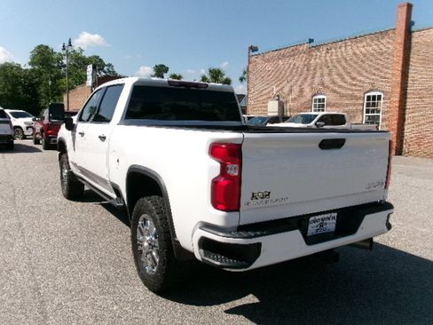 Used 2024 Chevrolet Silverado 2500 High Country w/ High Country Premium Package AWD/4WD image 6