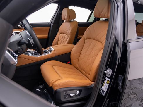 Used 2025 BMW X6 M60i w/ Executive Package AWD/4WD image 18
