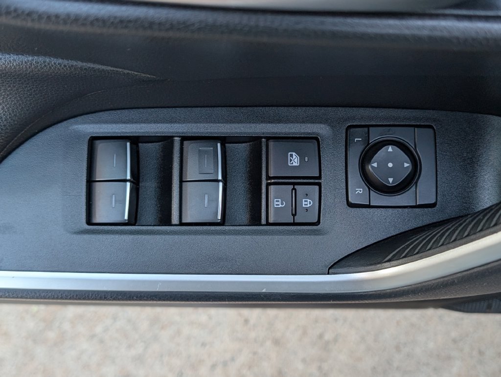 Used 2025 Toyota RAV4 XLE w/ Weather Package AWD/4WD image 14