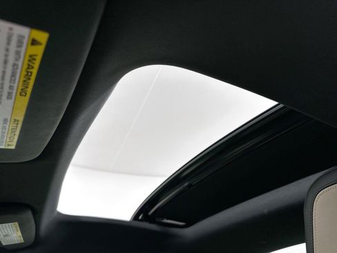 Used 2025 Porsche 911 Carrera RWD image 35