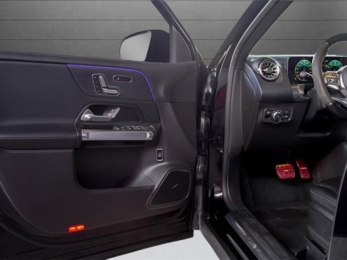 Used 2021 Mercedes-Benz GLB 35 AMG 4MATIC w/ Multimedia Package image 14