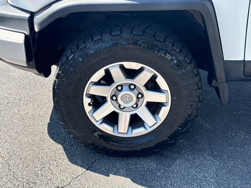 Used 2014 Toyota FJ Cruiser 4WD w/ Convenience Package image 18