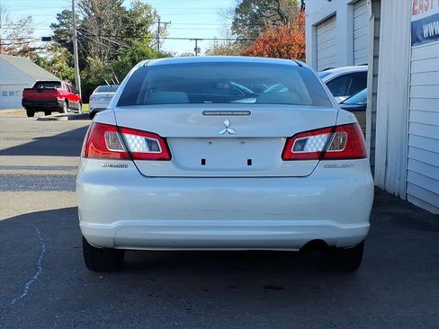 Used 2011 Mitsubishi Galant ES image 4