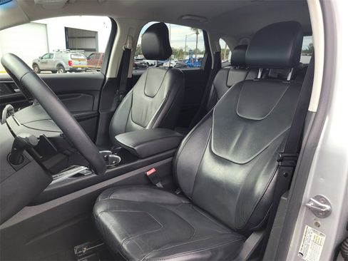 Used 2017 Ford Edge Titanium image 17