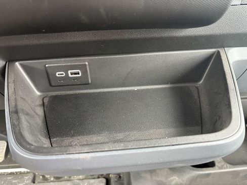 Used 2024 Chevrolet Brightdrop 400 w/ Commercial Equipment Package AWD/4WD image 24